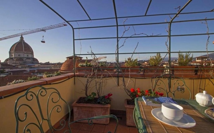 Signorelli Halldis Apartment — отель с удобствами в Флоренции