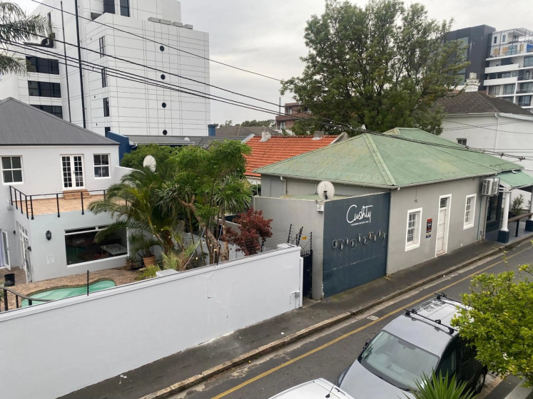 Цены на PRIVATE ROOM in Shared Apartment - Centrally Located in Green Point, Cape Town в Кейптауне