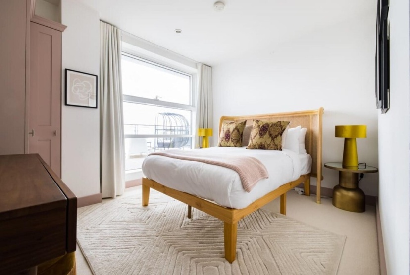 The London Secret - Captivating 2bdr Apartment With Terrace — комфортный отель в Лондоне