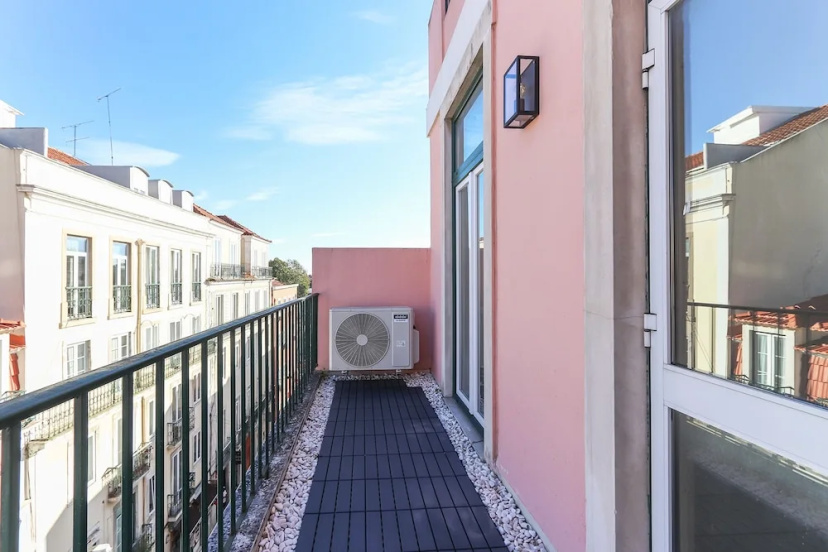 Rato Prime Terrace BY Homing — отель с удобствами в Лиссабоне