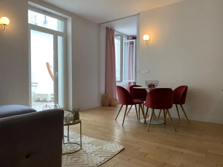 Cosy 1 Bed in the 11th Arr With Private Terrace — отель с удобным расположением в Париже