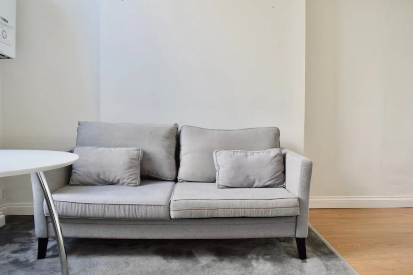 Modern 2 Bedroom Apartment Near Queens Park — отель с удобствами в Лондоне