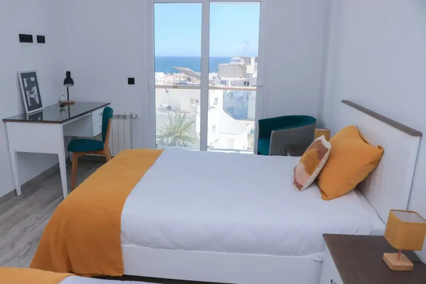 Duplex Avec Terrasse vue mer et Ville Pieds Dans l eau 2 — отель в Монастир, Тунис