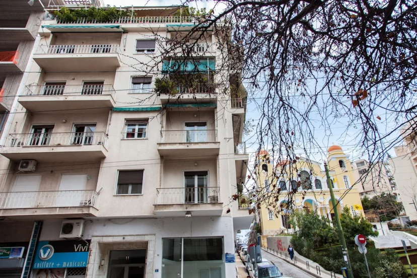 Цены на Vintage Apartment in Downtown Athens в Афины