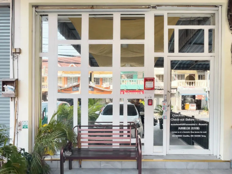 Transit Donmueang Airport Hostel — отель с удобным расположением в Бангкоке
