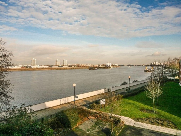 Цены на Suites by Rehoboth - Thames View - Woolwich в Лондоне