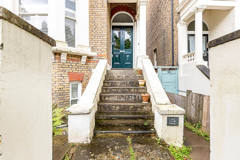 Cosy and Modern Battersea Home — отель в Лондоне, Соединенное Королевство