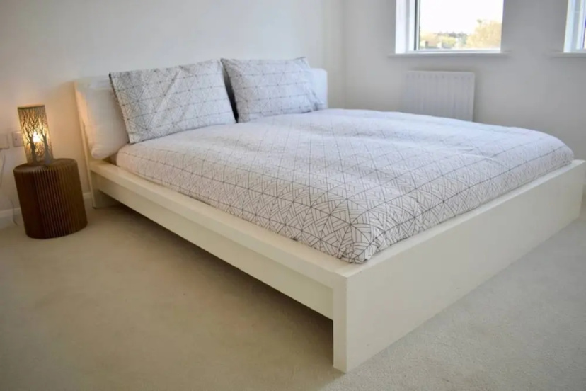 Modern 1 Bedroom Apartment With Balcony — комфортный отель в Лондоне