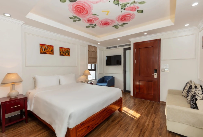 Golden Legend Palace Hotel 4 — отель в Ханое, Вьетнам