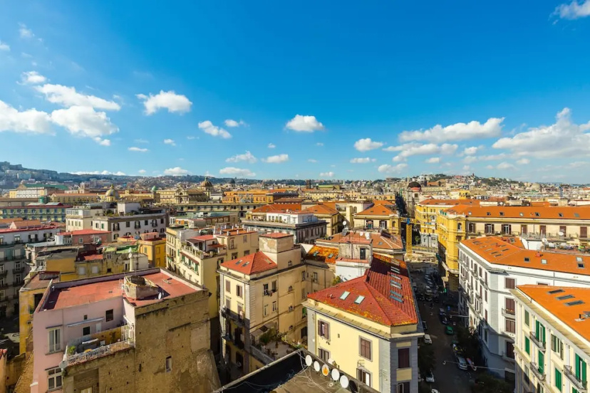 Apartment Duomo XI - BH 10 — комфортный отель в Неаполе