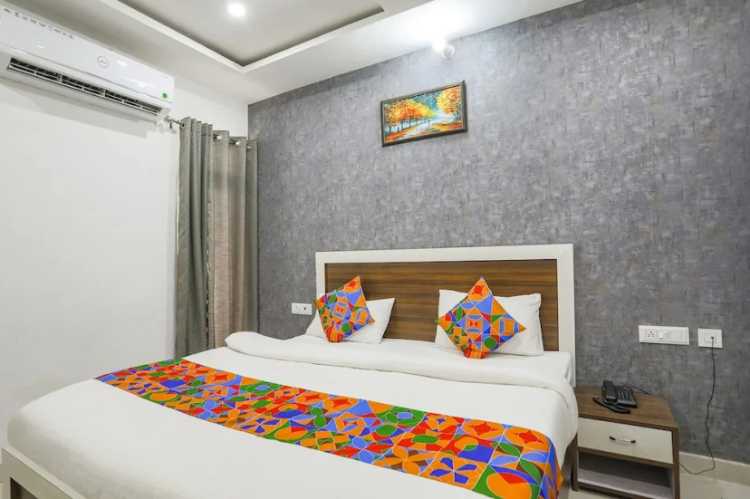 Fabexpress Vinayak Palace - Hotel in Λάκναου - Photo 1