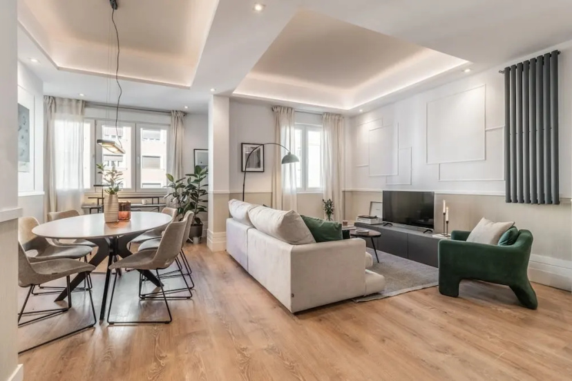 Laguna - 3 Bedroom in Ibiza — отель с удобствами в Мадриде