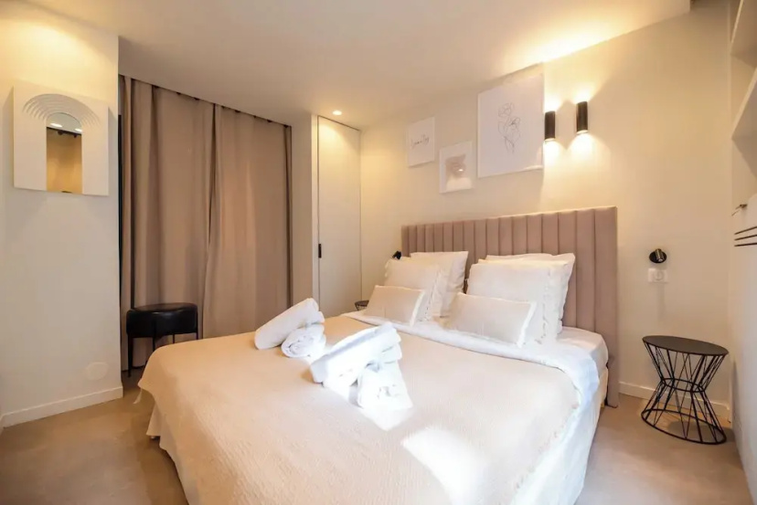 Elegant Apartment - 2br-6p - Notre Dame Cathedral — забронировать отель в Париже