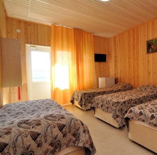 Ispanskij Dvorik Guest House — отель с удобным расположением в Витязево