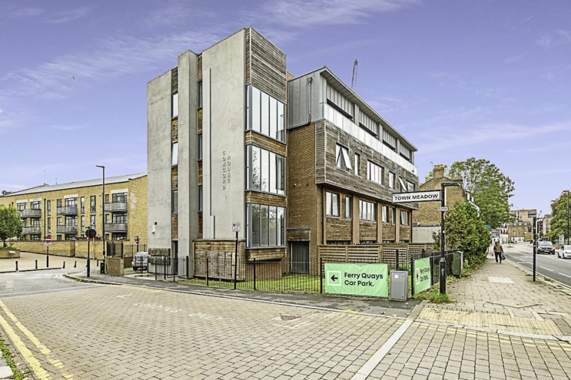 Beautiful Abode In Brentford — отель с удобным расположением в Лондоне