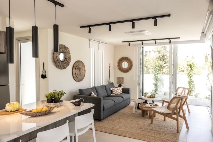 Protaras Leomi Seaview Villa — забронировать отель в Протарас