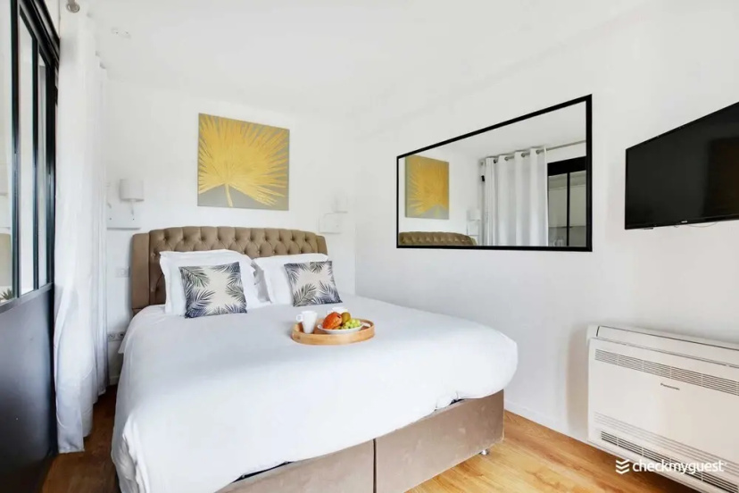 Цены на Comfortable Apartment - 1br/4p - Sacre Coeur в Париже