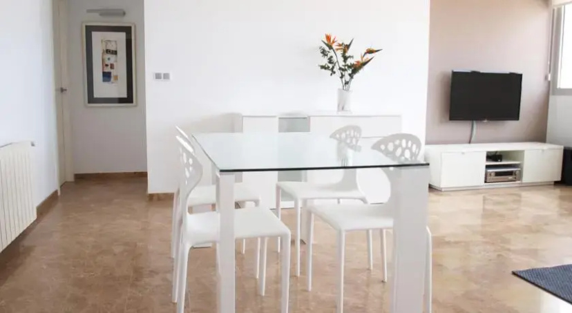 ApartUP Opera Views — забронировать отель в Валенсии