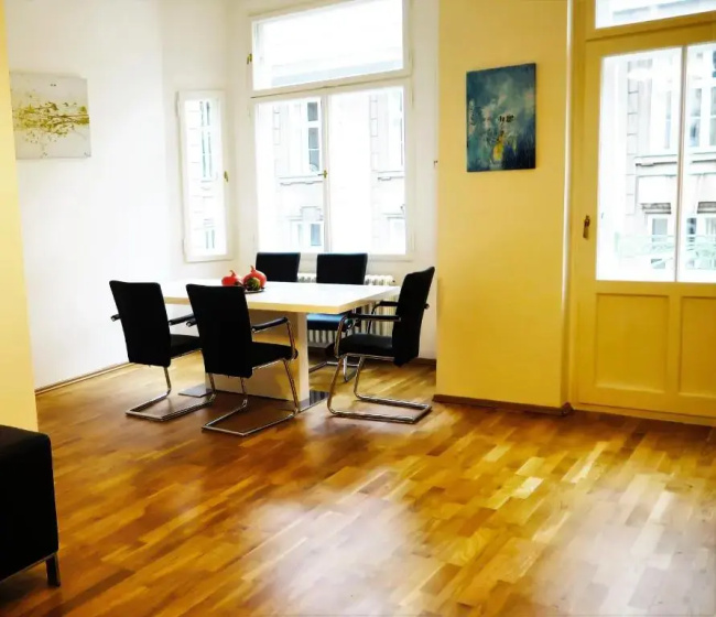 Old Town Square Superior Apartments - Valentin — отзывы гостей и цены