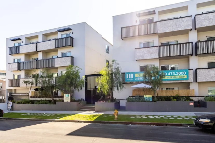 East West Comfort: Hollywood Walk Of Fame Apartments — отель в Лос-Анджелесе, Соединенные Штаты Америки