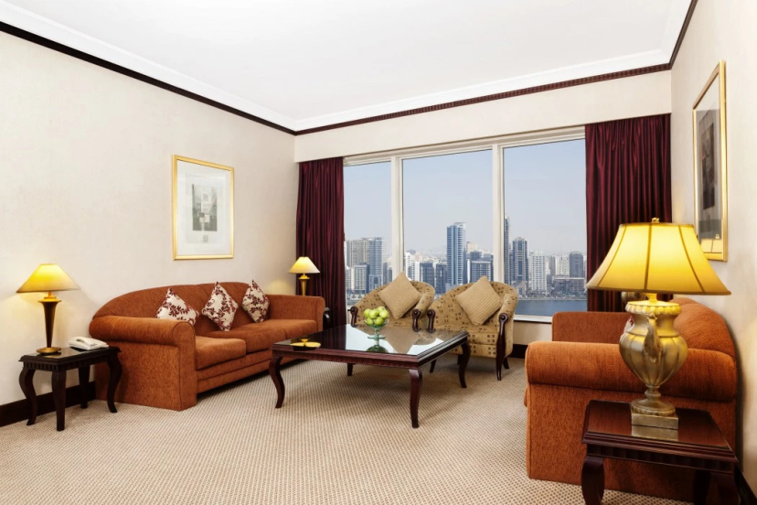 Corniche Hotel Sharjah — забронировать отель в Шарджа