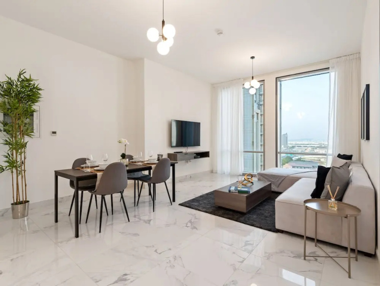 Modern Apartment With Partial Canal and Pool View — забронировать отель в Дубае