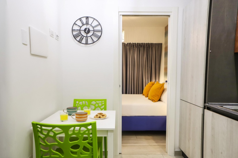 Mira Naples Apartment II — комфортный отель в Неаполе