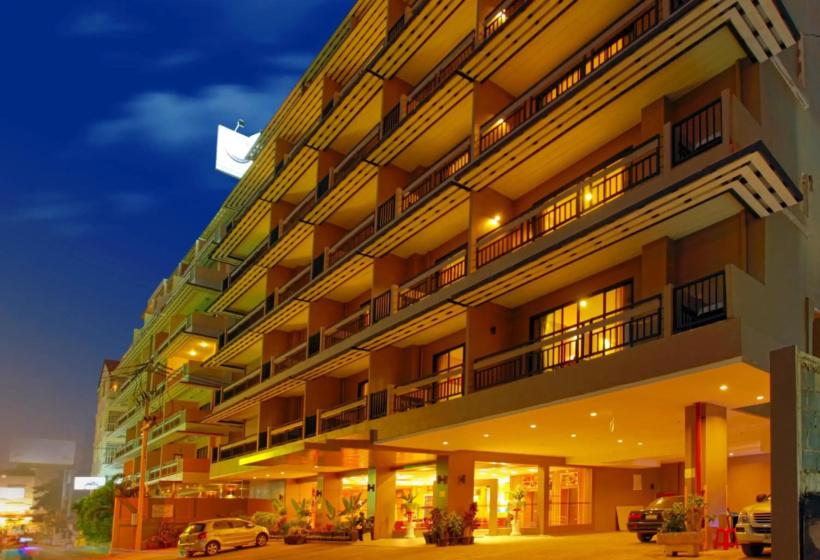 Pattaya Loft Hotel — отель в удобной локации в Паттайе