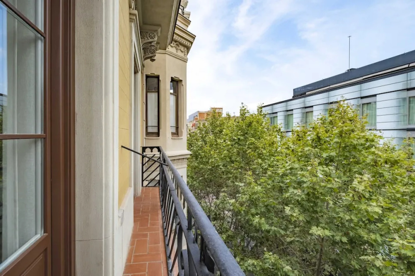 Aspasios Garden Apartments — отель с удобствами в Барселоне