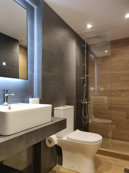Sunny new lovely apartment 60 meters from the metro — комфортный отель в Афины