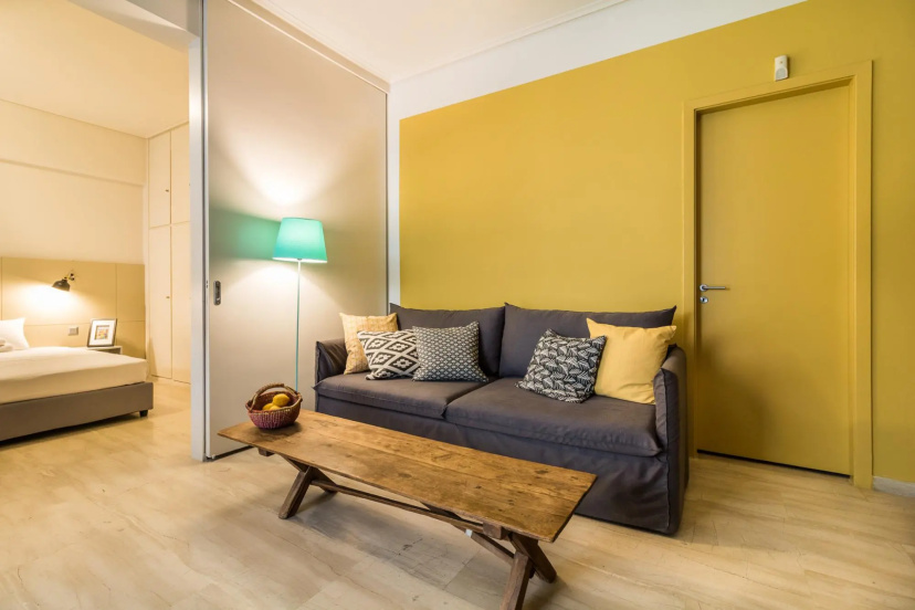 Elegant Retreat in Kolonaki - Renovated July 2025 — отель с удобным расположением в Афины