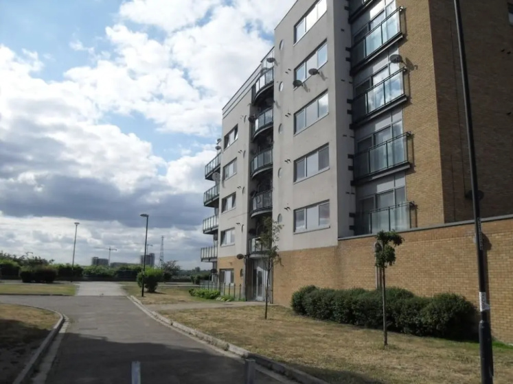 Цены на 2 bed Riverview Bridge House Apartment в Лондоне