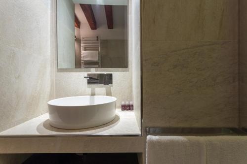Home Venice Apartments Rialto — отель в Венеции, Италия