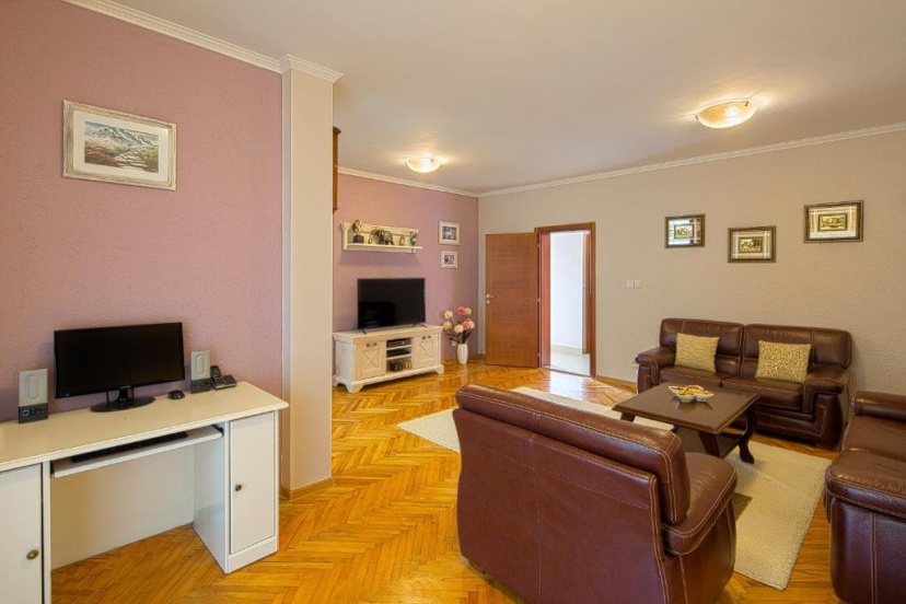 Apartment Nada 03 — отель с удобствами в Будва