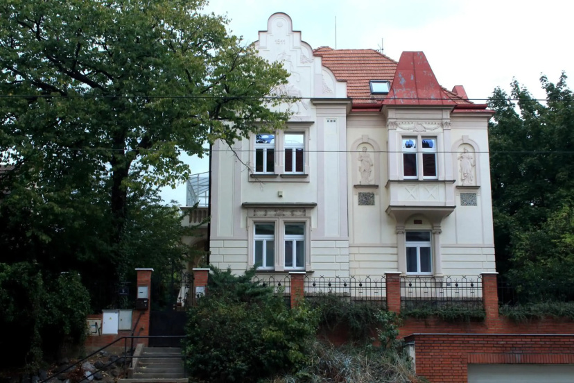 Historic Villa Apartments — отель с удобным расположением в Праге