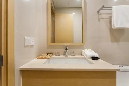 Цены на The Ocean Apartment IDCWH B302 в Дананге