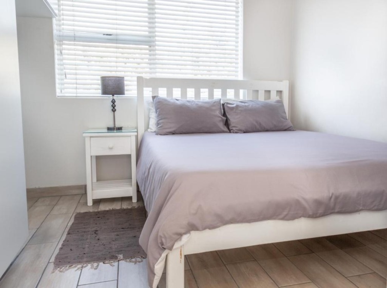 Cosy 1 Bed Apartment 13 Sea Echo — забронировать отель в Кейптауне