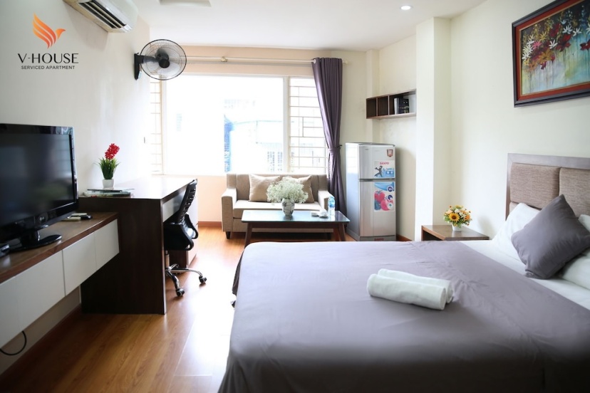 V House 1 Serviced Apartment 2 — отель в Ханое, Вьетнам