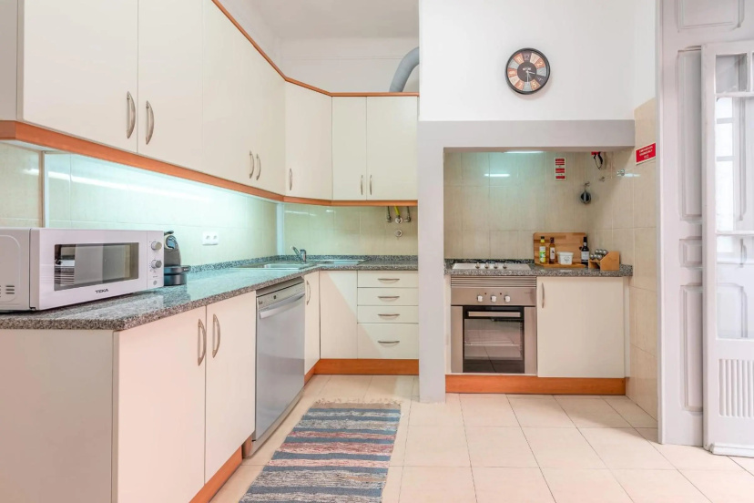 Vita Portucale ! Deluxe 3 Br Apartment in Arroios — отель в Лиссабоне, Португалия