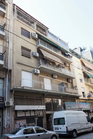 Central 2Bd Apt w Balcony by Monastiraki — отель в Афины, Греция