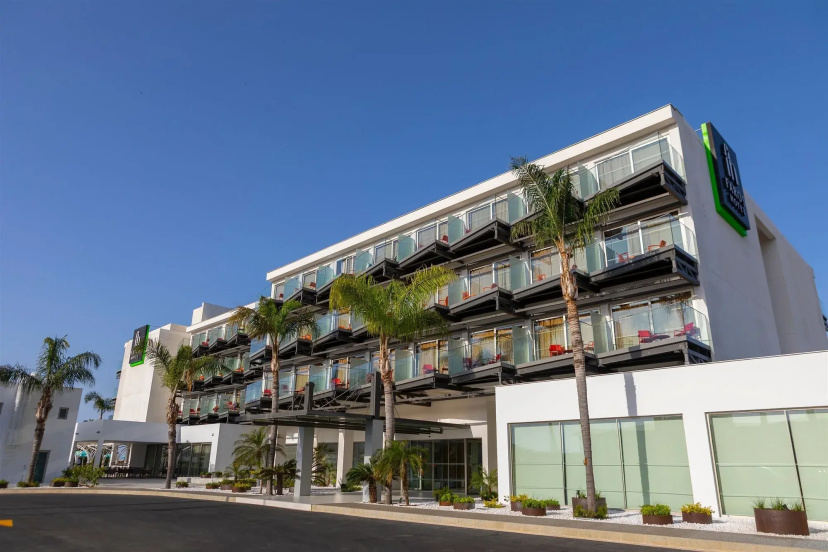 Faros Hotel Ayia Napa — отель с удобствами в Айя-Напа