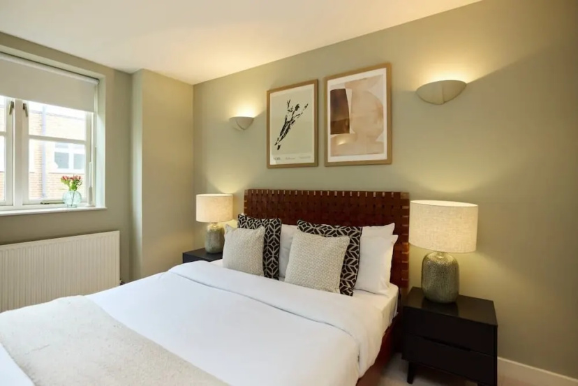 Chiswick Views & Space Elegant 3bdr Duplex With Parking — отель с удобствами в Лондоне