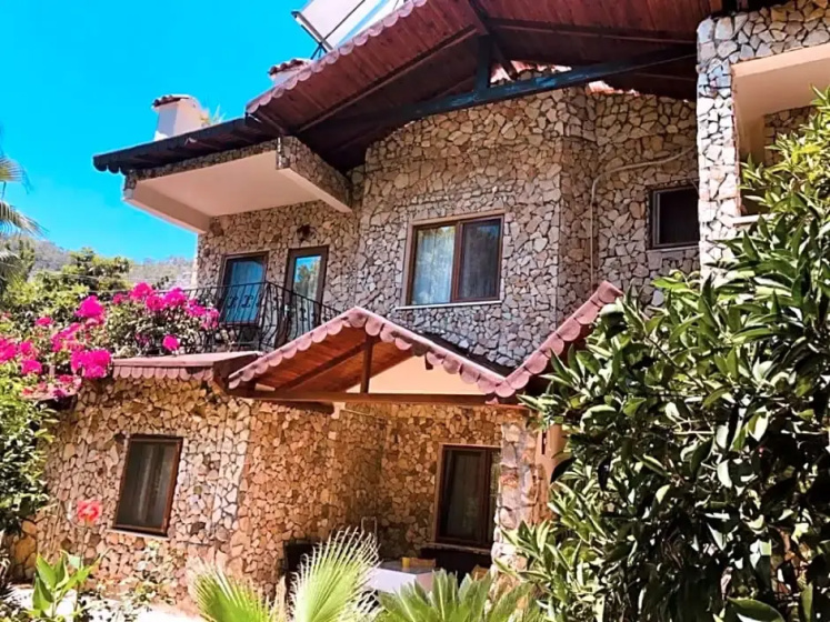 Hotel Villa Monte — отель с отзывами гостей в Чиралы
