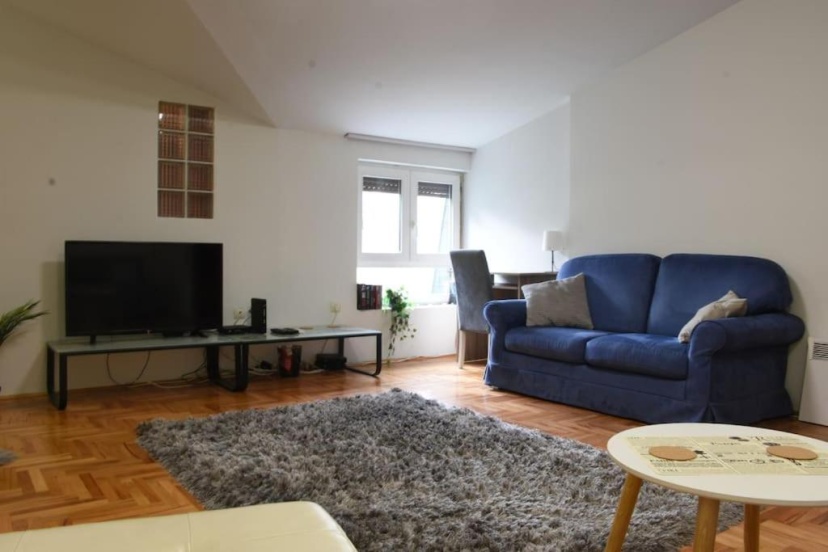 Large apartment in the city center! — забронировать отель в Белграде
