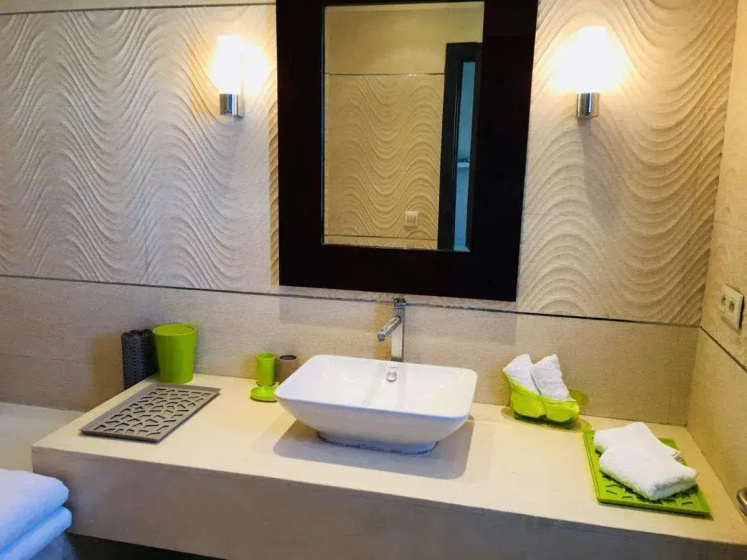 Well located apartment in Casablanca- 12 MO internet- Netflix — комфортный отель в Касабланке