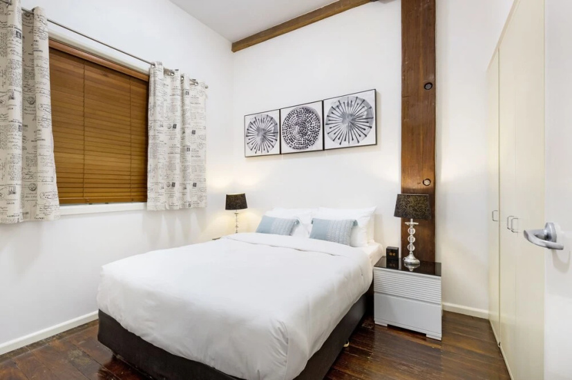 Цены на Pyrmont 306 Goldsborough Apartment в Сиднее