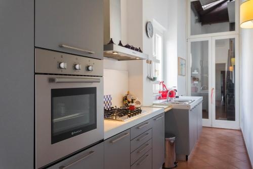 Palazzo Sambuca Apartment — отель с удобным расположением в Палермо