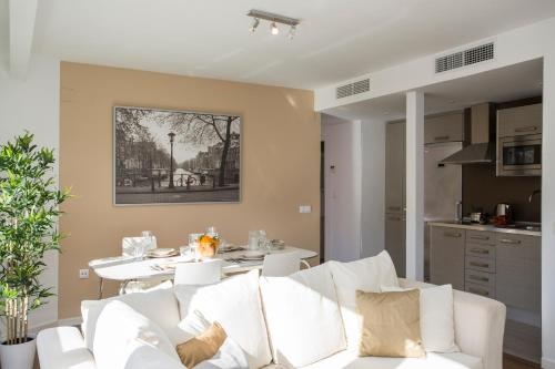 Sevilla Apartments 4 — отель в Валенсии, Испания