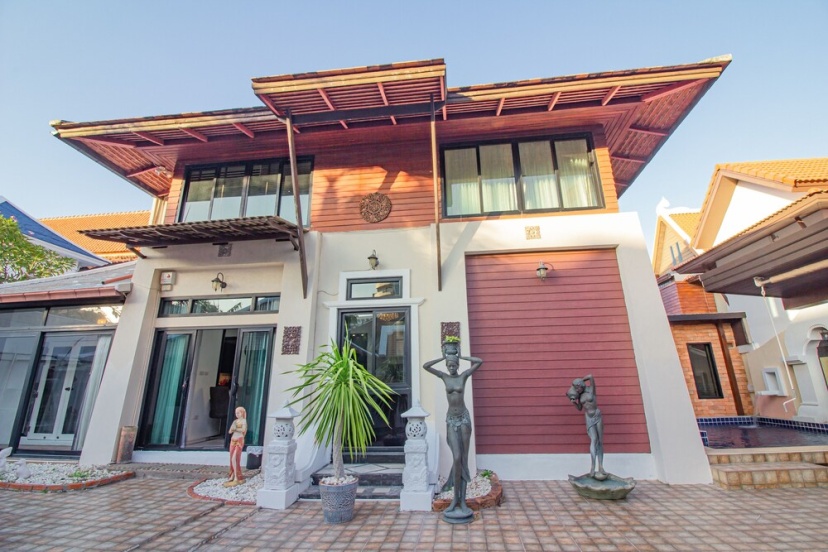 Thabali Oasis private pool 3bhk — отель с удобствами в Паттайе