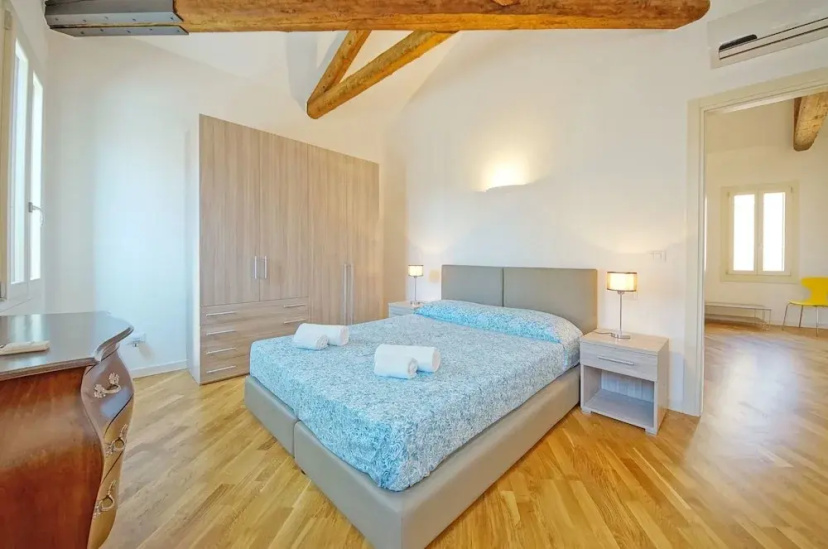 DolceVita Apartments N. 394 — отель с удобным расположением в Венеции